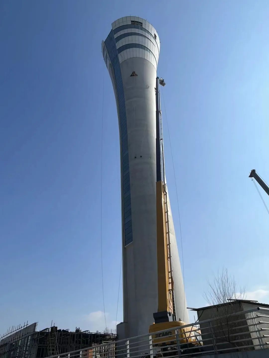 大显身手！云顶国际直臂式高空作业平台XGS70K魔都首秀！
