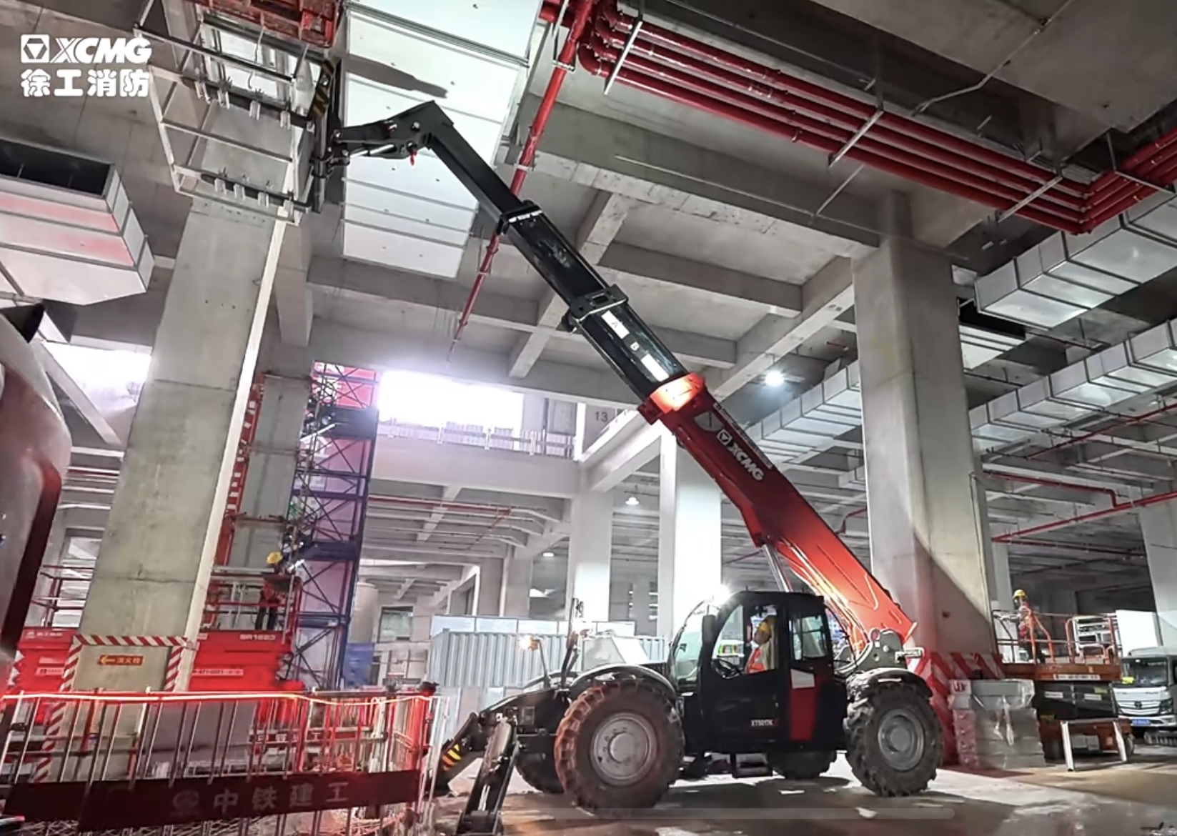 客户用了都说好！云顶国际XT5017K伸缩臂叉装车施工纪实