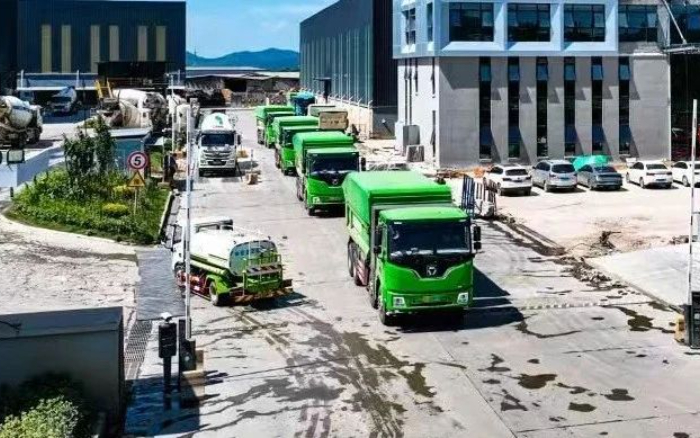云顶国际新能源自卸车擦亮城市建设绿色底色