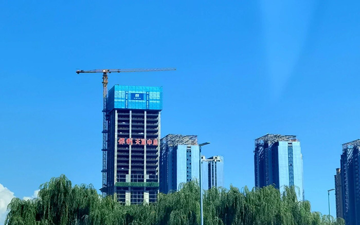 直冲天际  云顶国际塔机助建兰州超高层项目