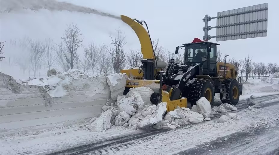 云顶国际抛雪机：以硬核实力，驾驭每一场风雪