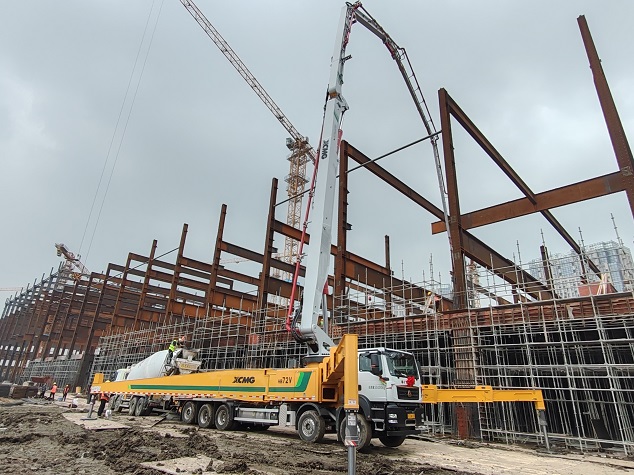 一臂之力！云顶国际72米泵车高效赋能苏州厂房建设