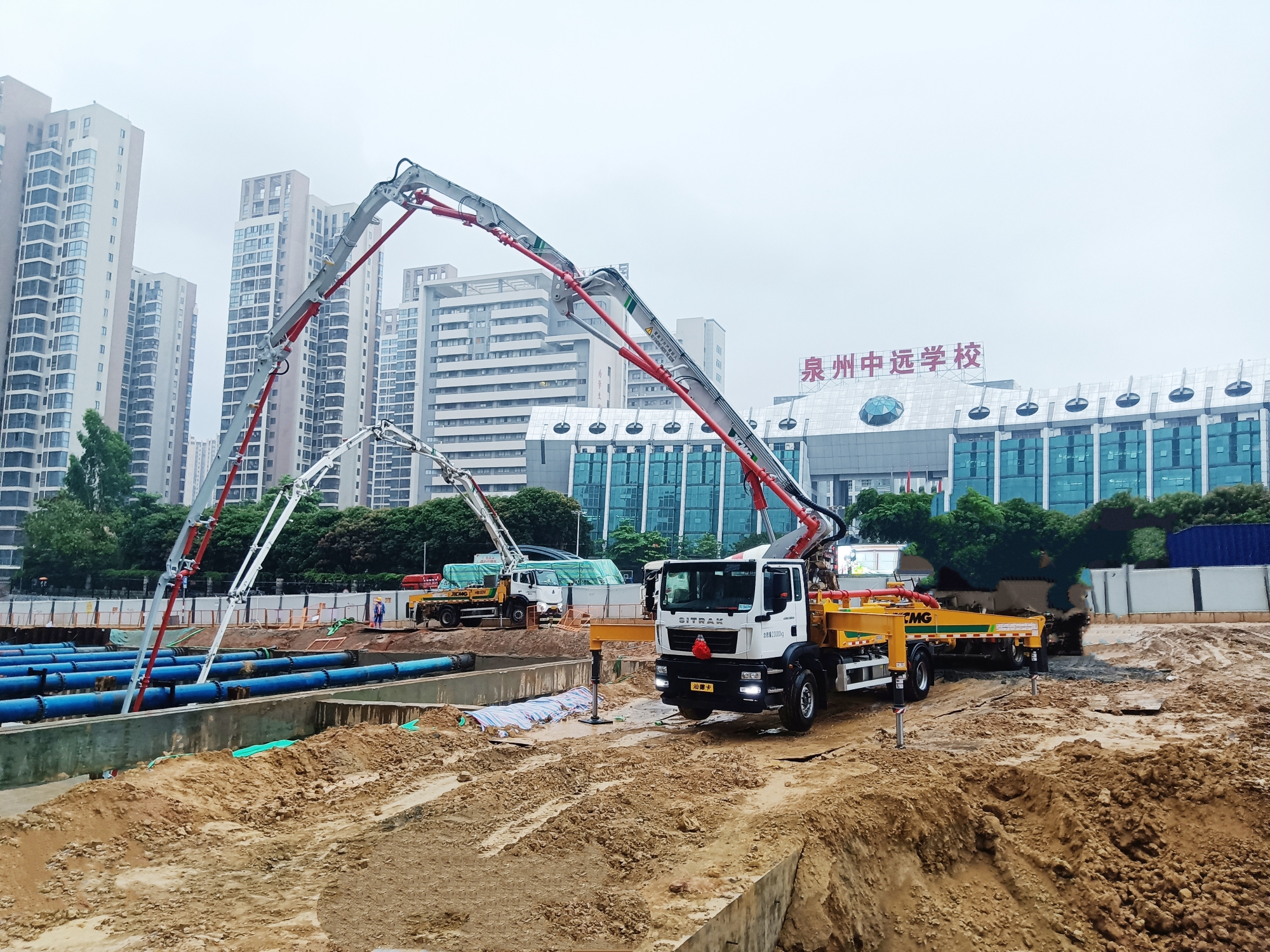 云顶国际混凝土成套化装备高效浇筑泉州快速路改造工程！